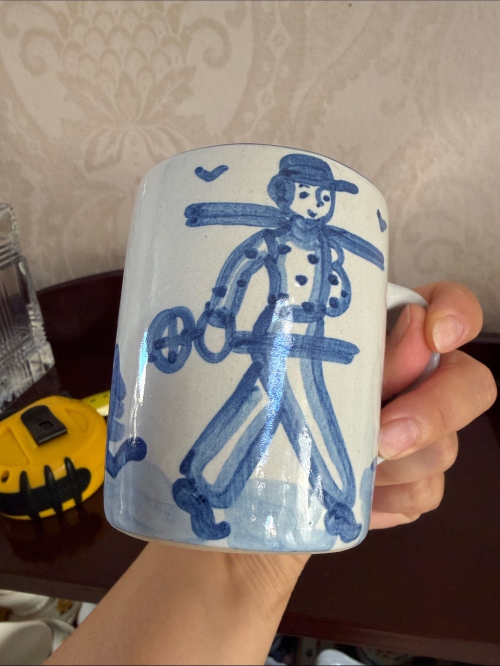 MA Hadley skier mug - Picture 8 of 9